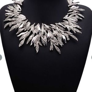 Extra large statement necklace new without tags